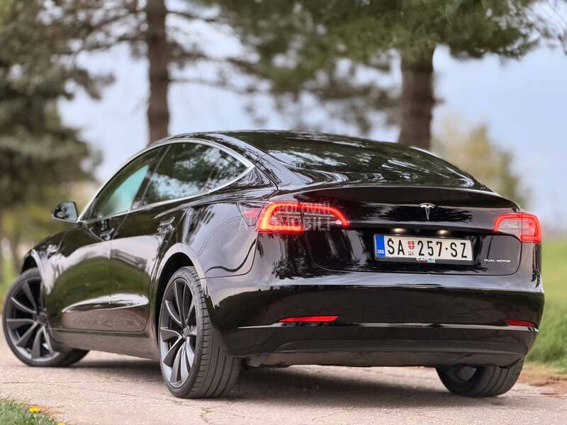 Tesla Model 3 N O V