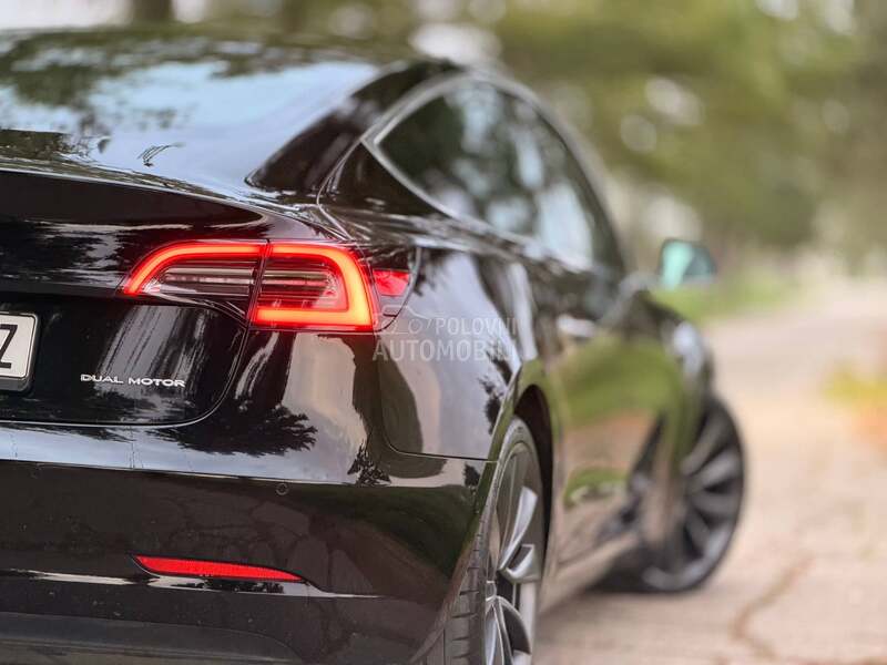 Tesla Model 3 N O V