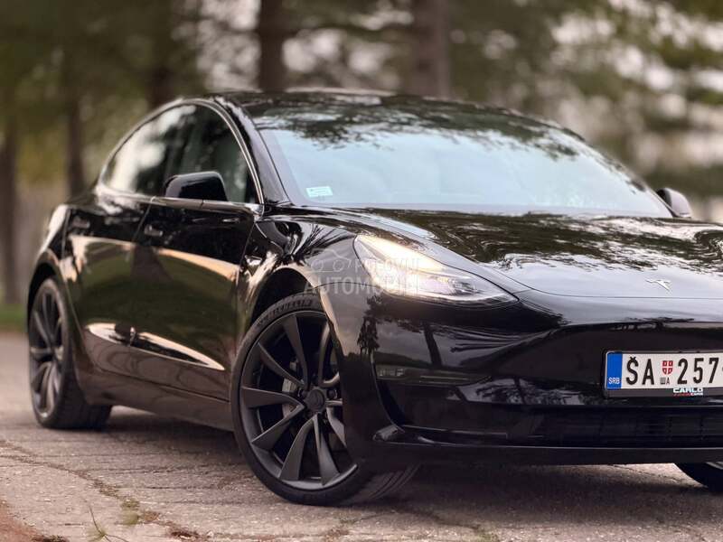 Tesla Model 3 N O V