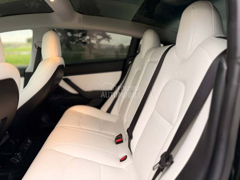 Tesla Model 3 N O V