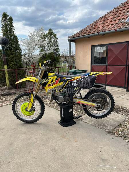 Suzuki RM 125cc 2T
