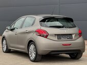Peugeot 208 1.6EHDI / PANO / NAV