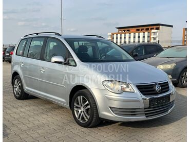 Volkswagen Touran 2.0 TDI DSG 7 sed