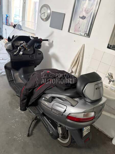 Suzuki Burgman 650