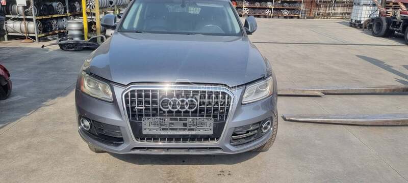 Audi Q5 -  kompletan auto u delovima