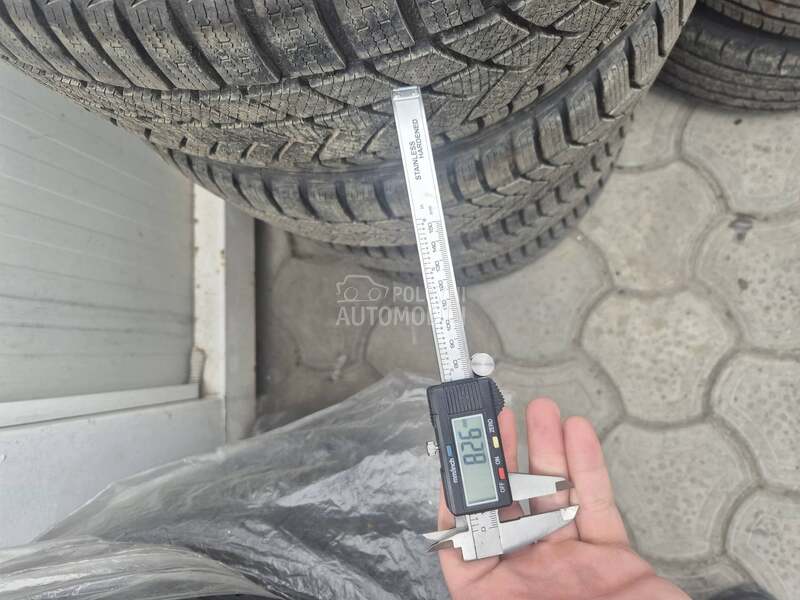 Ostalo 225/40 R18 Zimska