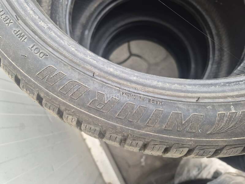 Ostalo 225/40 R18 Zimska