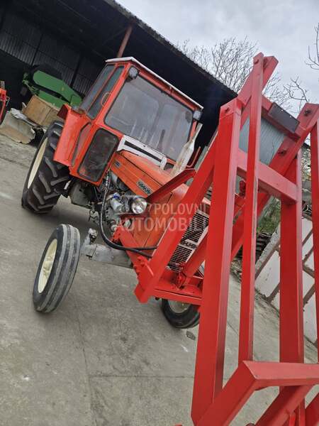 Ursus C360 sa utovarivacem