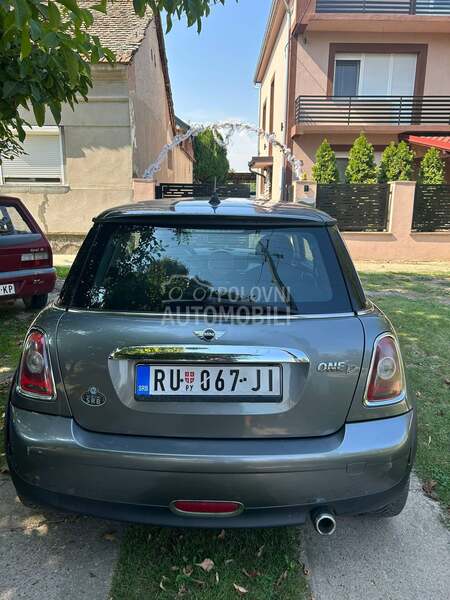 MINI One 