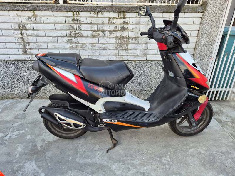 Aprilia SR