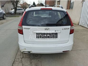 Hyundai i30 2011. god. -  kompletan auto u delovima
