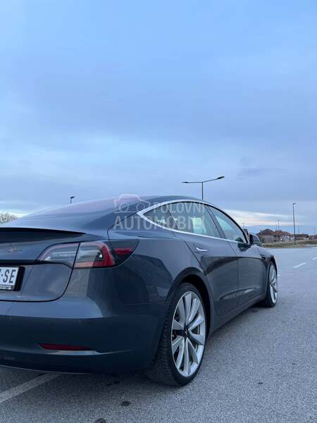 Tesla Model 3 Performance AWD