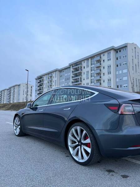 Tesla Model 3 Performance AWD