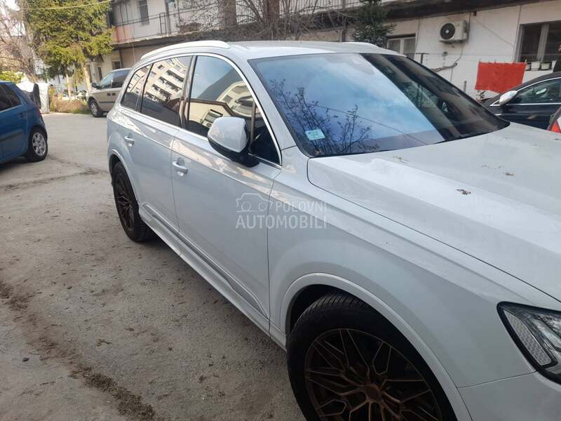 Audi SQ7 