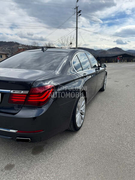BMW 750 