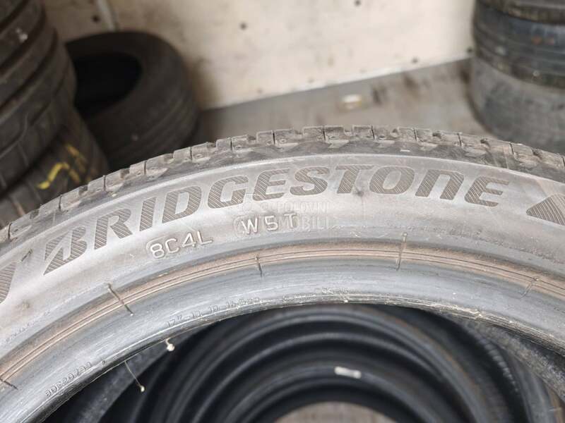 Bridgestone 205/45 R17 Letnja