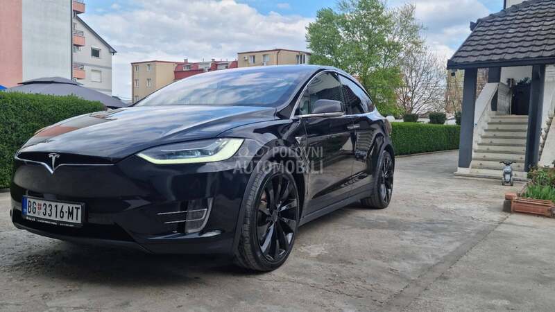 Tesla Model X 90D
