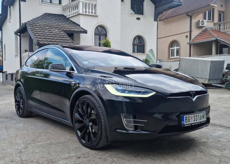 Tesla Model X 90D