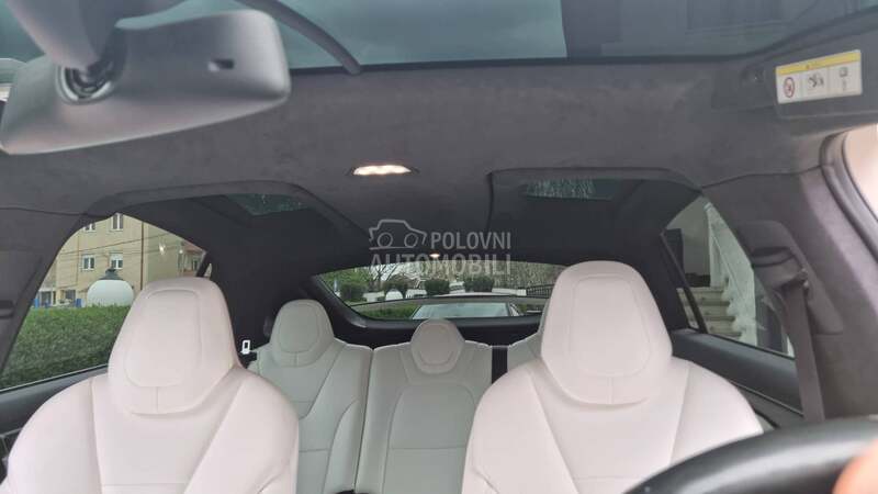 Tesla Model X 90D