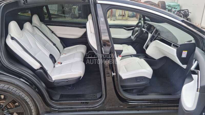 Tesla Model X 90D