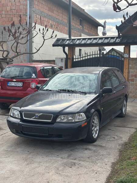 Volvo V40 