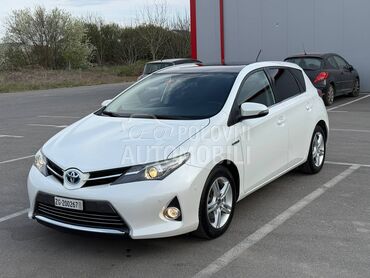 Toyota Auris 1.8 HDS hybrid perl.