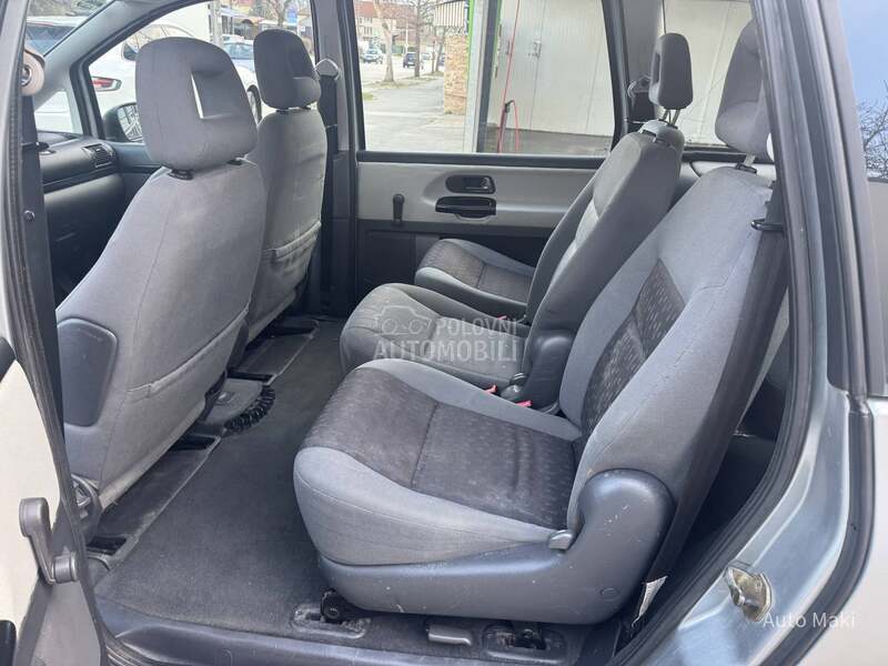 Ford Galaxy 2.0 7sed