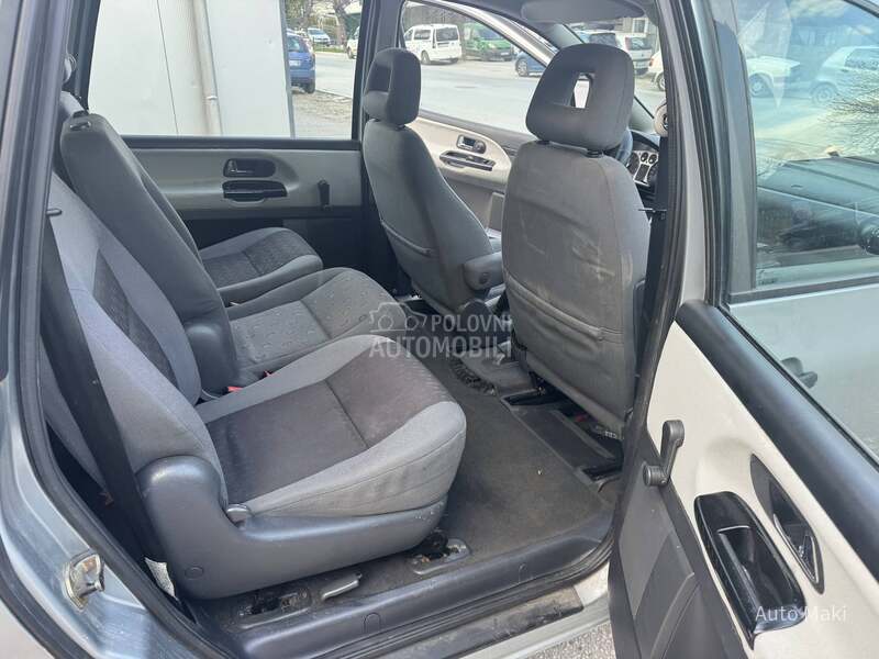 Ford Galaxy 2.0 7sed