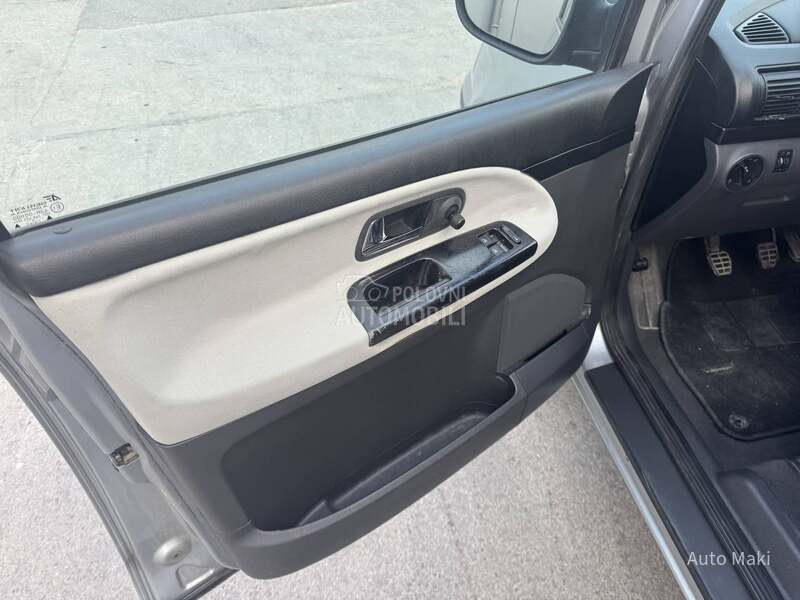 Ford Galaxy 2.0 7sed