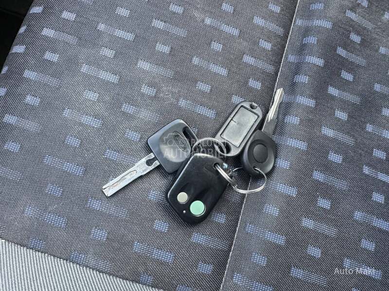 Ford Galaxy 2.0 7sed