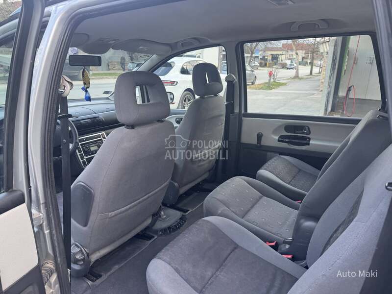 Ford Galaxy 2.0 7sed