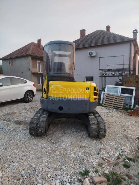 New Holland E50
