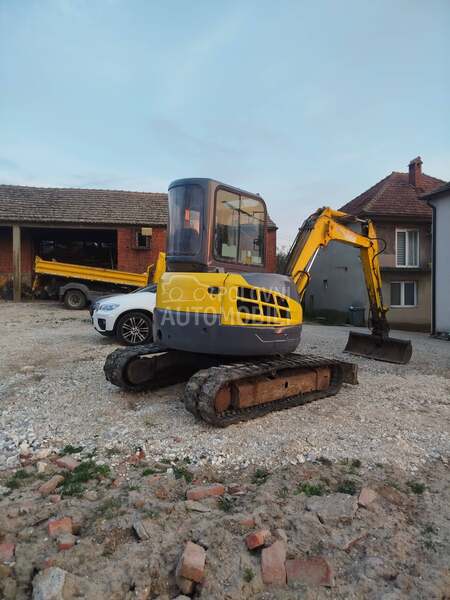 New Holland E50