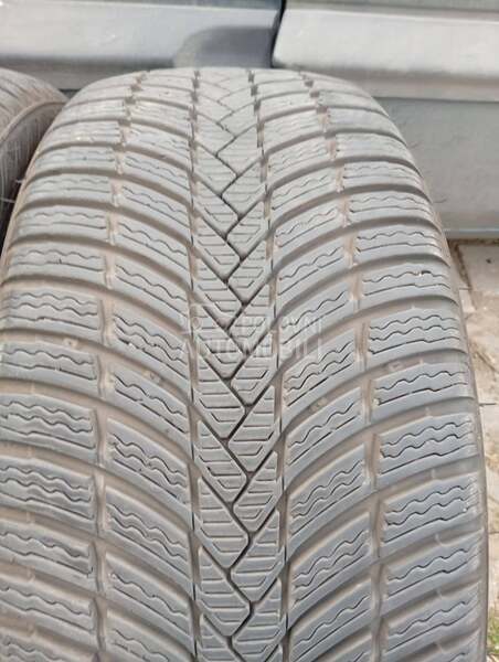 Triangle 235/45 R19 Zimska