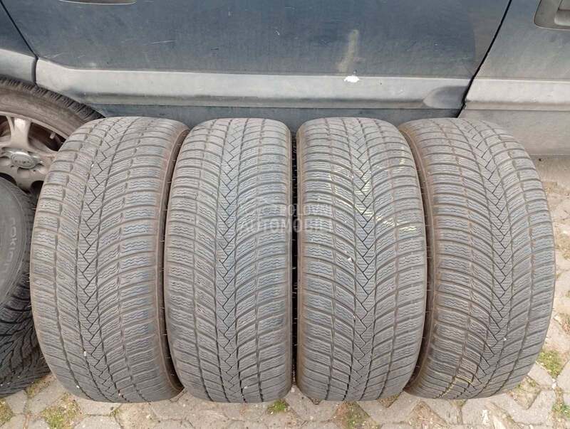 Triangle 235/45 R19 Zimska