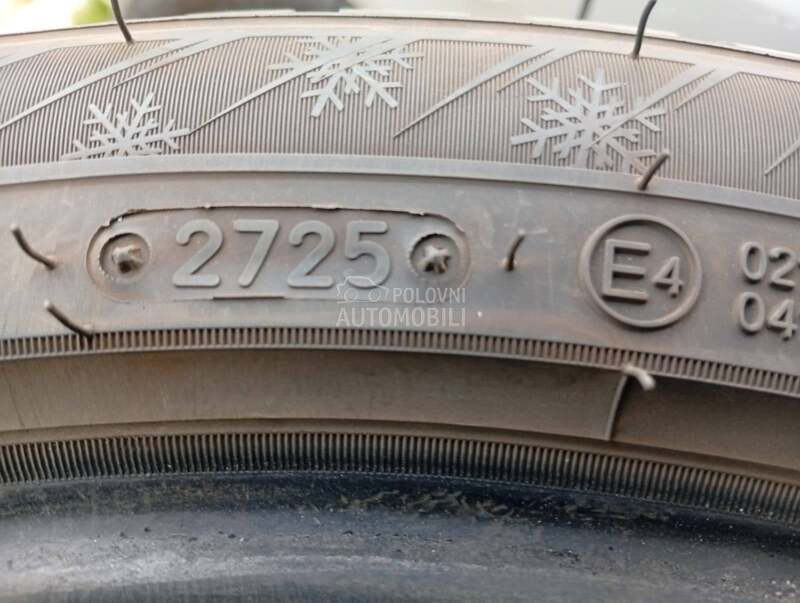 Triangle 235/45 R19 Zimska