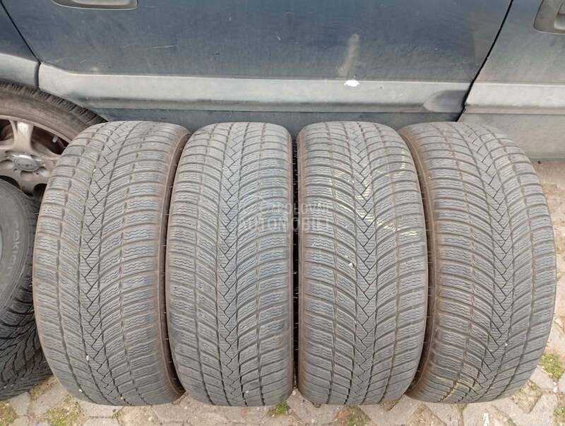 Triangle 235/45 R19 Zimska