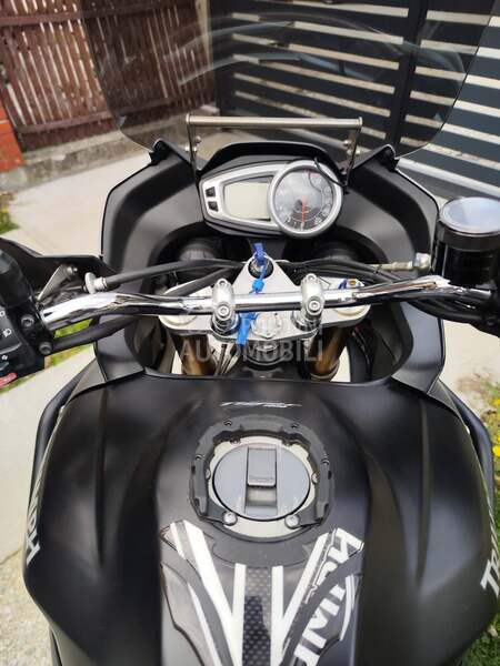 Triumph tiger1050