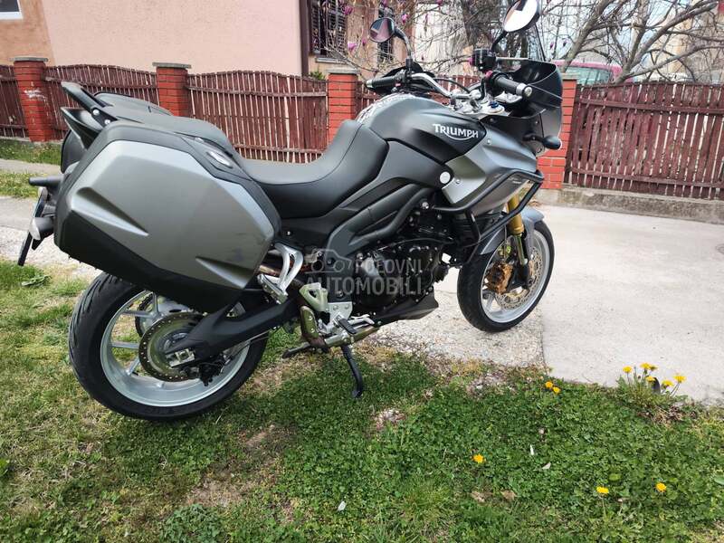 Triumph tiger1050