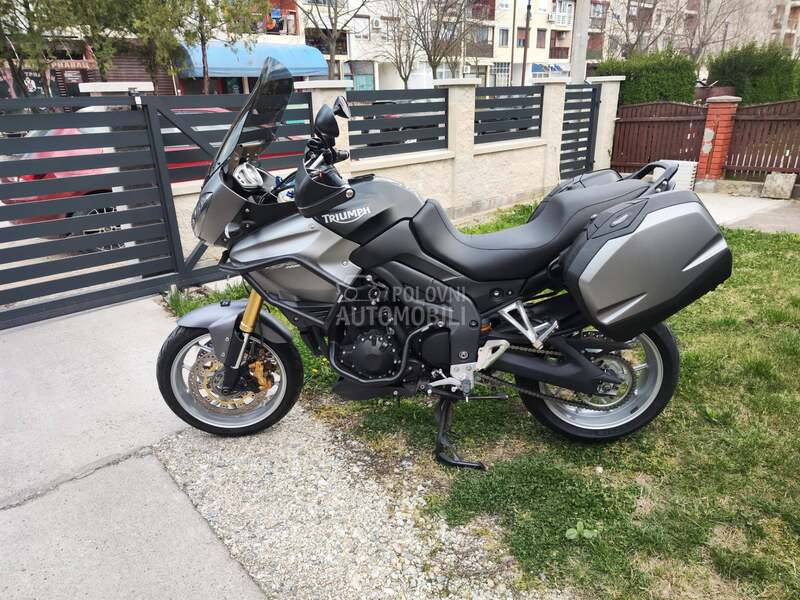 Triumph tiger1050