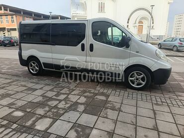 Opel Vivaro PRODZENI / KROVNA KLIMA