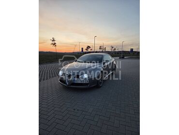 Alfa Romeo GT 1.9jtdm
