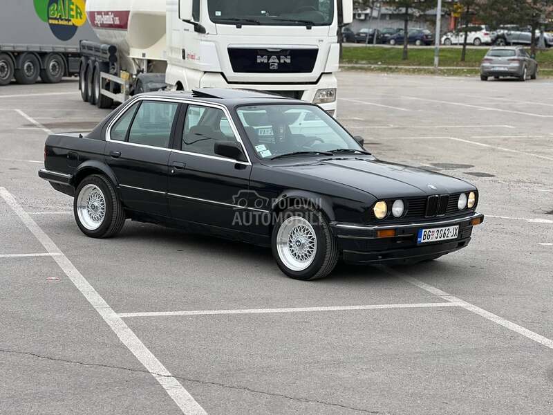 BMW 320 e30