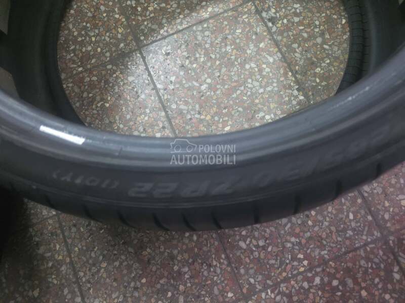 Pirelli 285/30 R22 Letnja