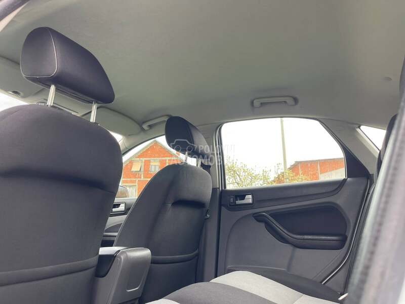 Ford Focus 1.6B