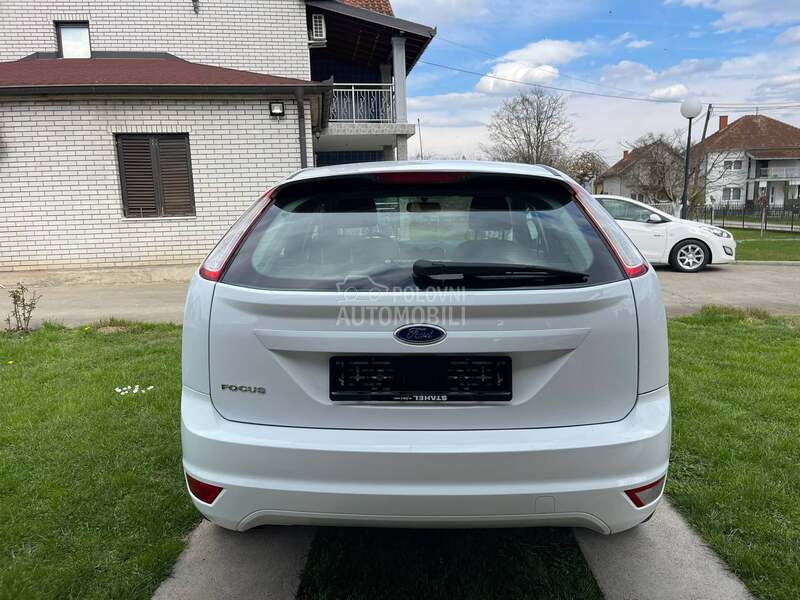 Ford Focus 1.6B