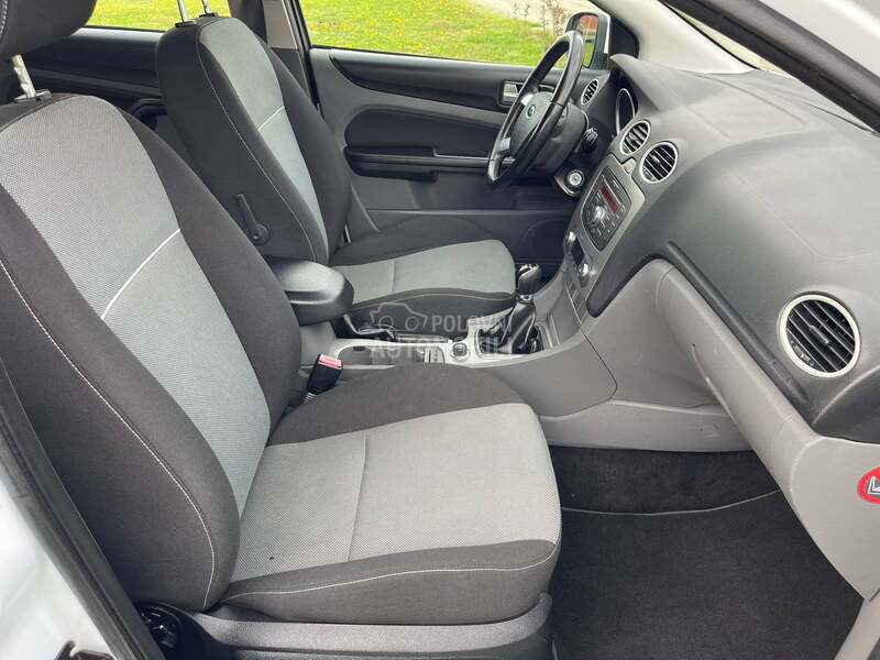 Ford Focus 1.6B