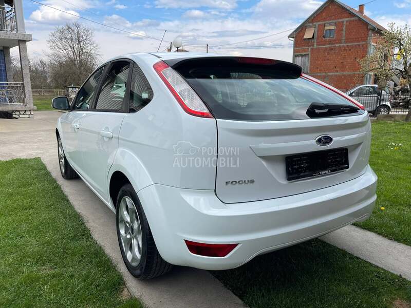 Ford Focus 1.6B
