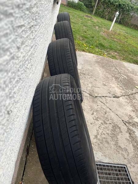 Michelin 215/65 R17 Letnja