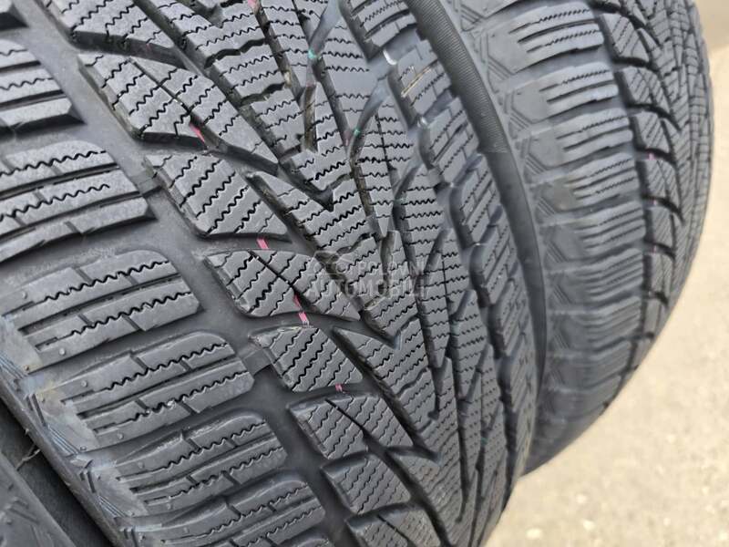 Yokohama 215/65 R16 Zimska
